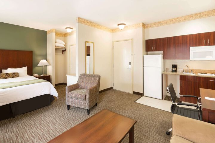 Room 27 of 42