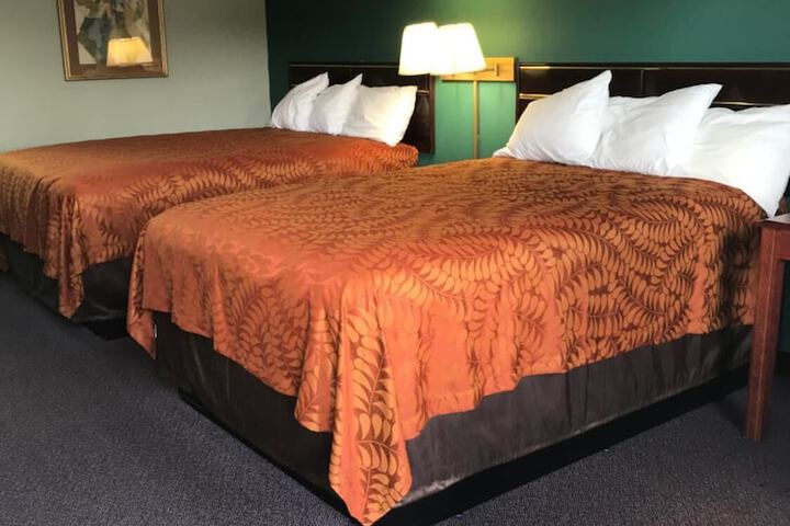 Room 27 of 29