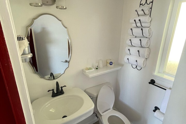 Room 16 of 53