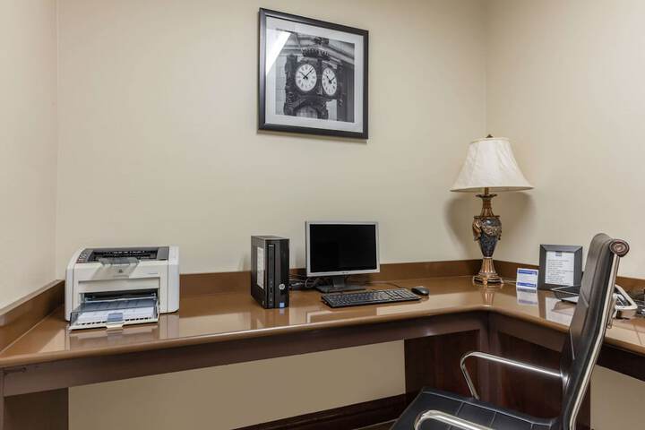 Business Center 34 of 34