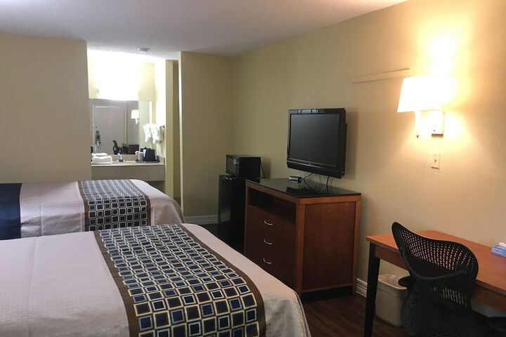 Room 9 of 15