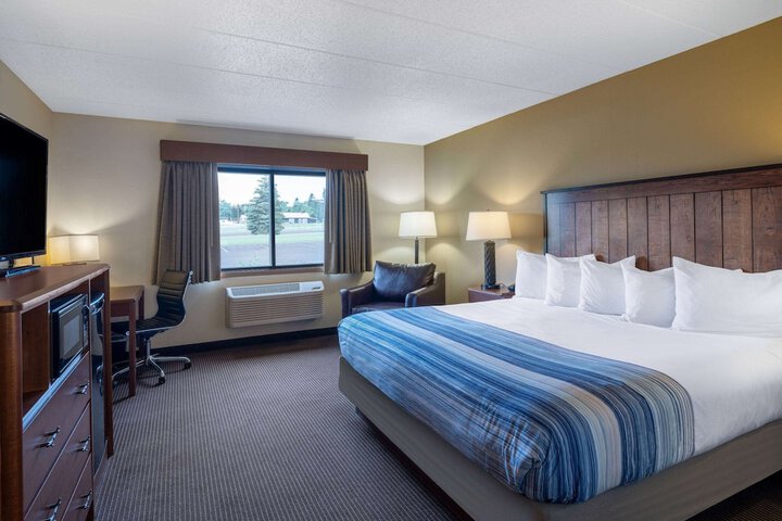 AmericInn by Wyndham Two Harbors Near Lake Superior