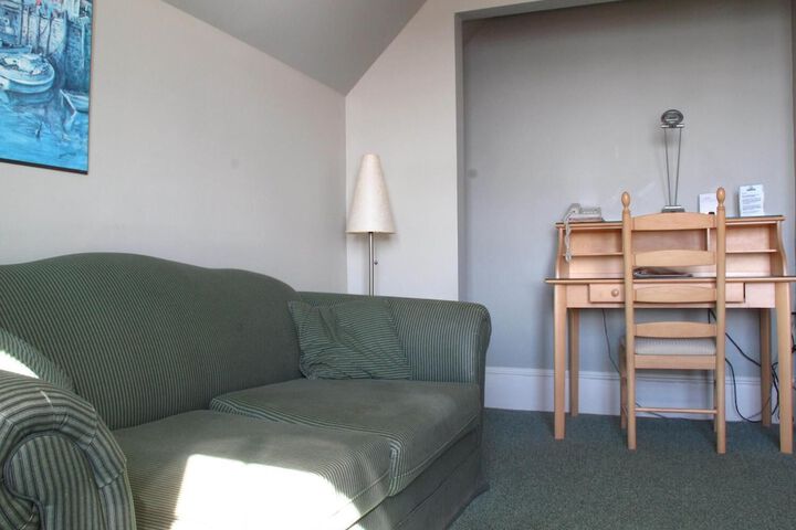 Room 16 of 48