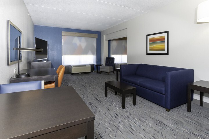 Room 25 of 59