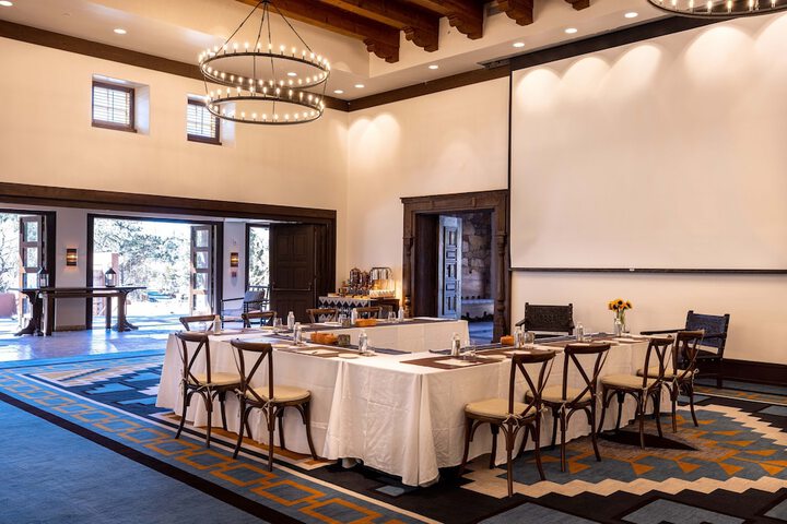 Bishops Lodge Auberge Collection