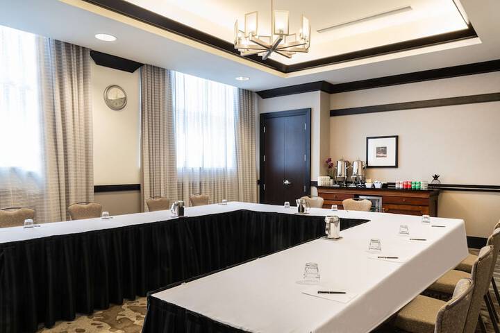 Hilton Columbus / Polaris