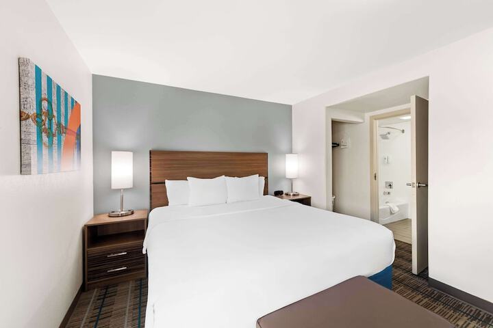 Room 31 of 66