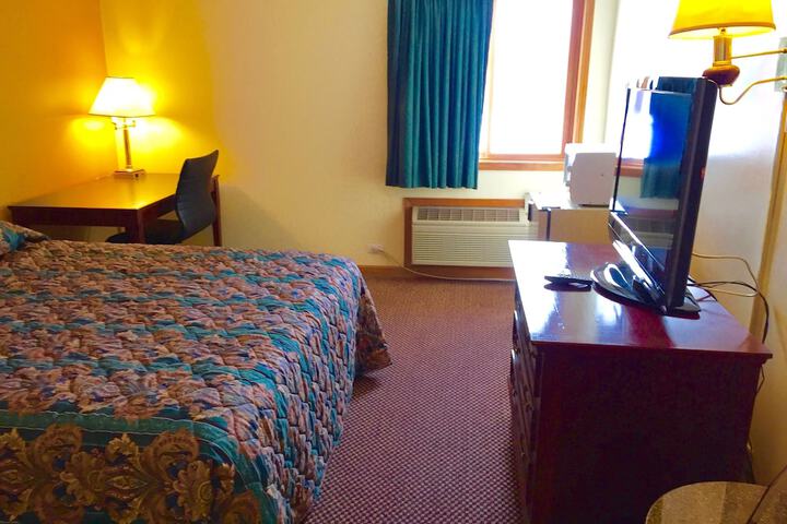Room 7 of 16