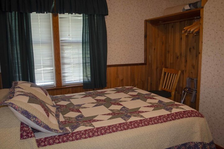 Crandell Mountain Lodge