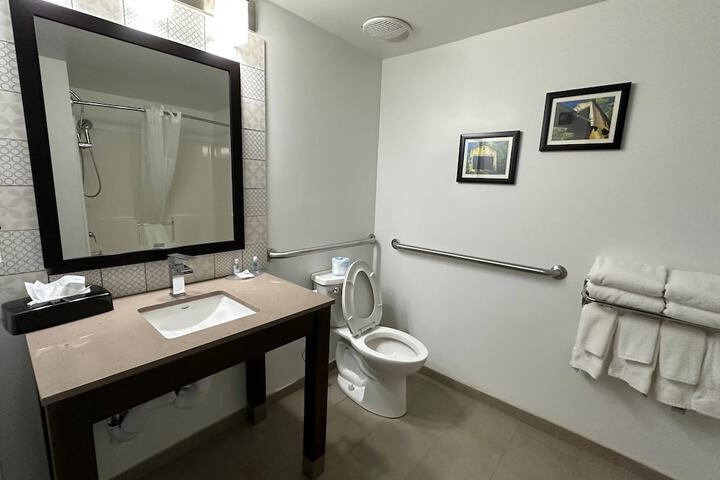 Comfort Inn & Suites Cartersville - Emerson Lake Point