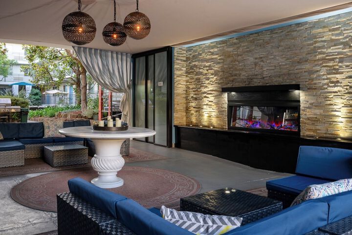 Lounge 145 of 161