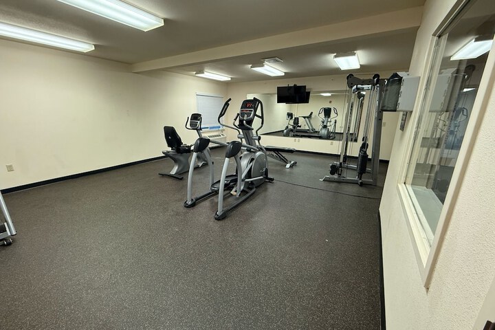 Richland Inn & Suites