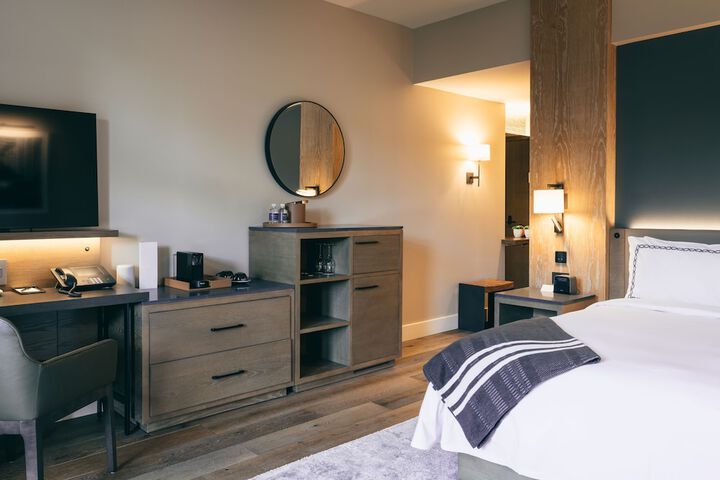 Room 13 of 35