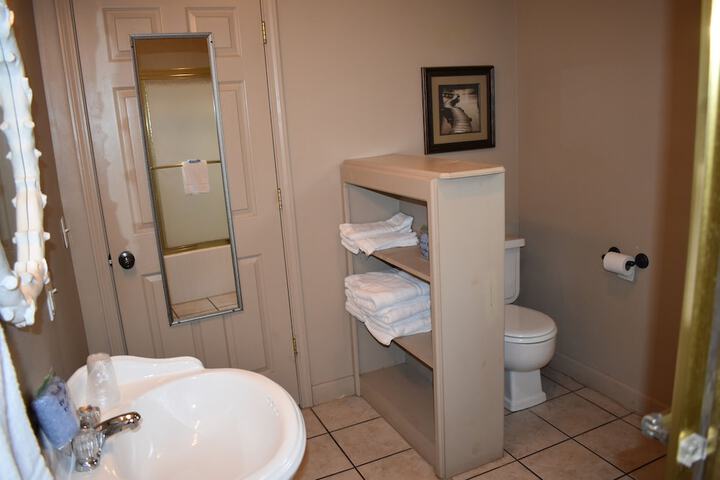 Room 16 of 31