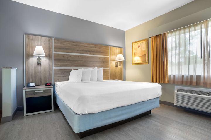 Room 14 of 25