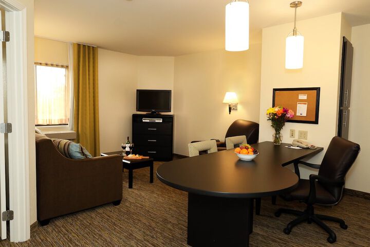 Room 9 of 25