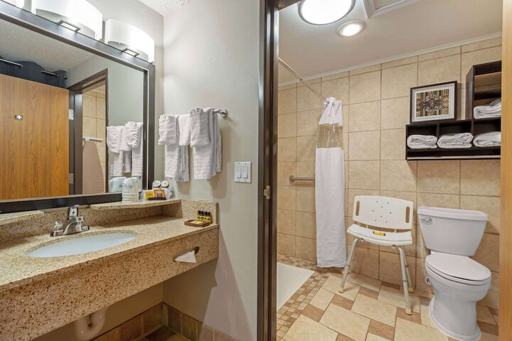 Best Western Plus Midwest Inn