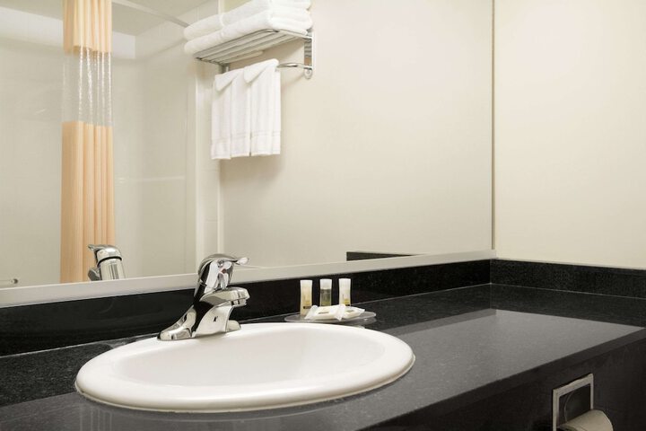 Room 5 of 19