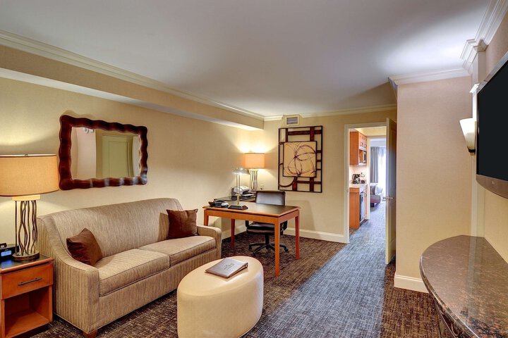 Room 32 of 80