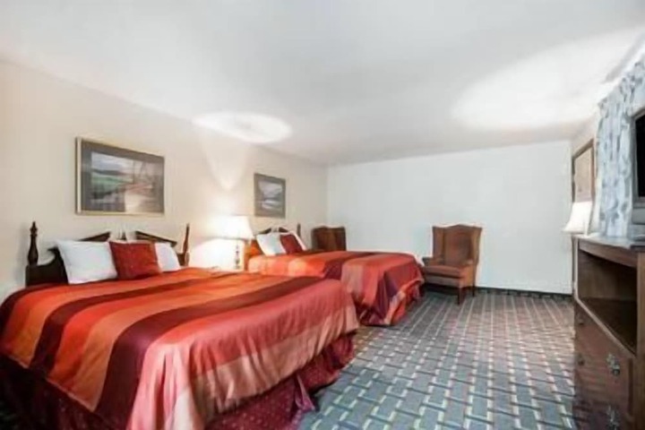 Room 15 of 19