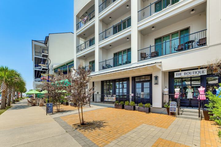 Downtown Bay St. Louis Condo - Walk to Beach!