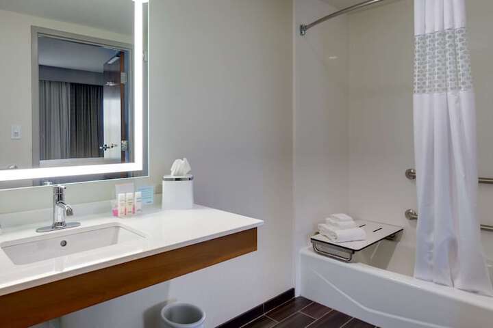 Room 20 of 40