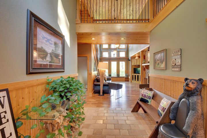 Ellijay Cabin Rental w / Hot Tub + Mountain Views!