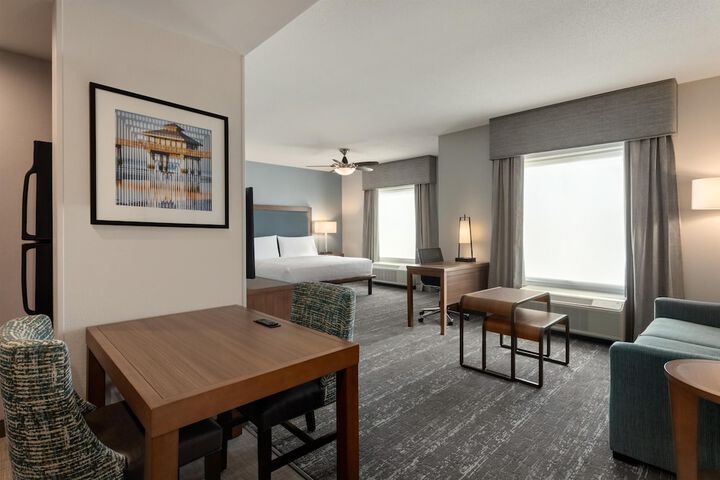 Homewood Suites by Hilton Fort Myers Airport / FGCU