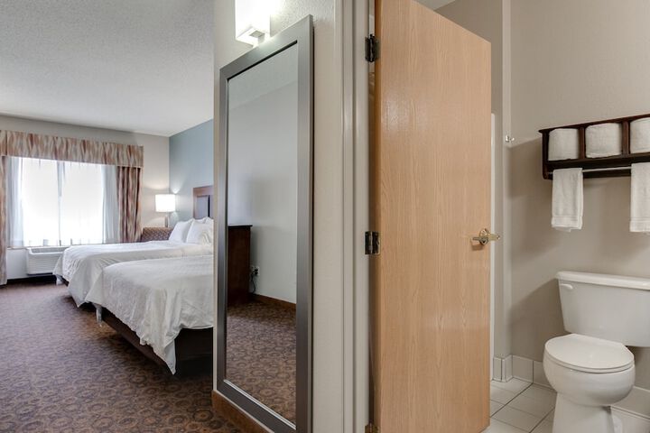 Holiday Inn Express Hotel & Suites St. Cloud by IHG