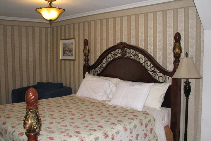 Room 13 of 20