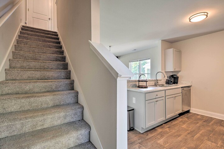 Greer Getaway w / Smart TV 1 Mi to Dtwn!