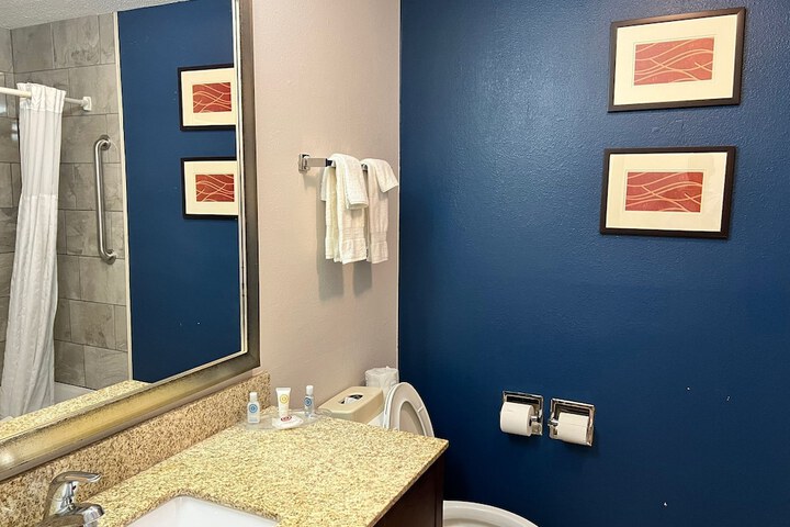 Room 30 of 43