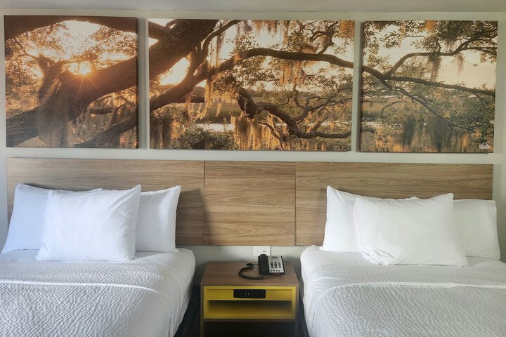 Room 12 of 19