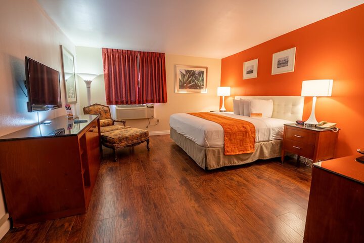 Room 15 of 37