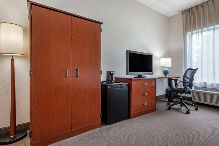 Room 14 of 30