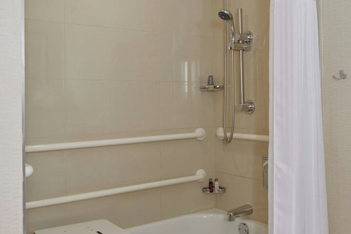 Room 20 of 77