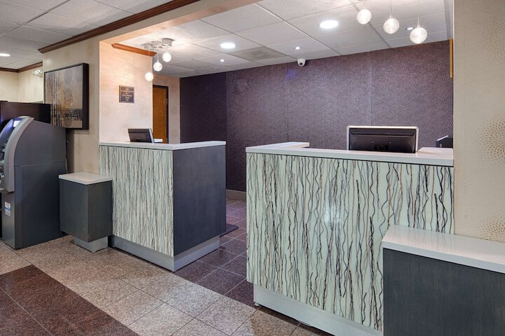 Best Western Plus Richmond Airport Hotel