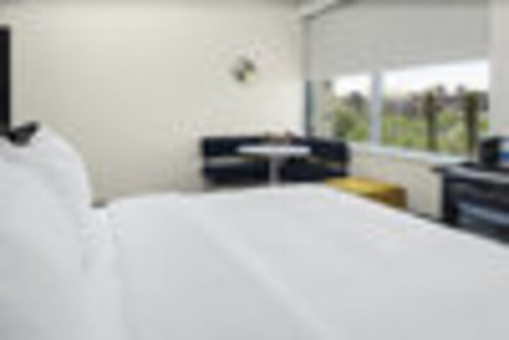 Room 300 of 462