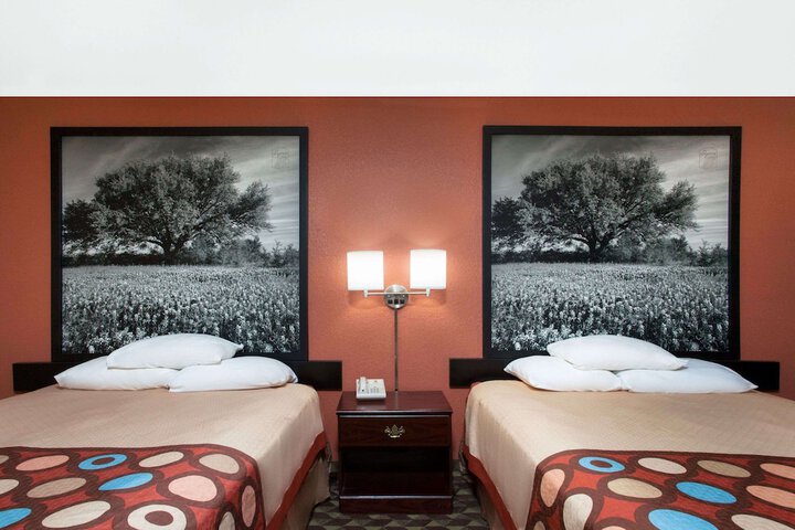 Room 15 of 17