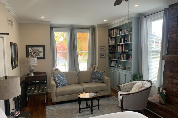 Room 25 of 49
