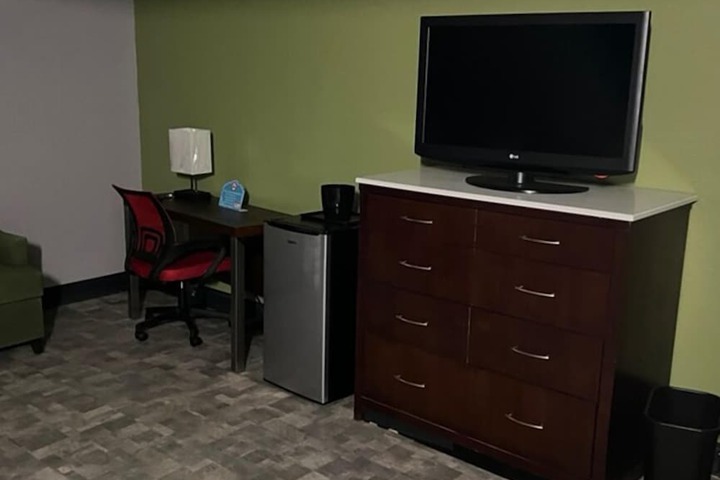 Room 33 of 90