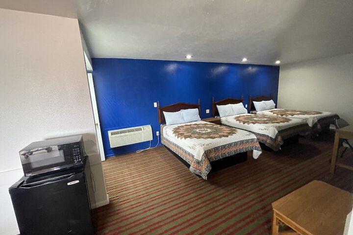 Room 8 of 8