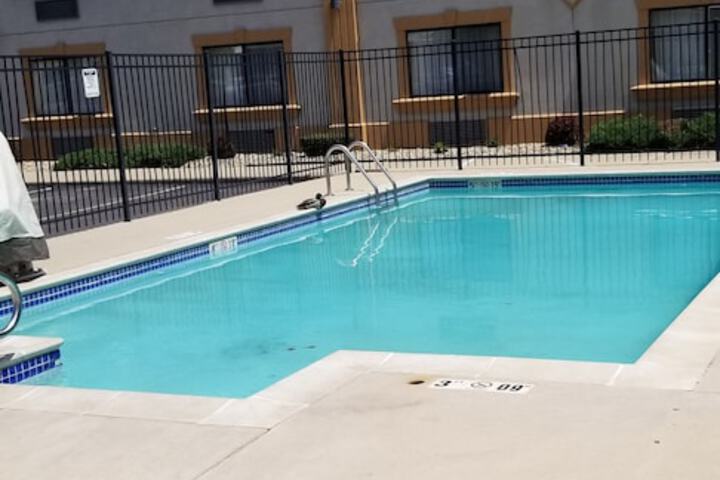 Pool 2 of 33