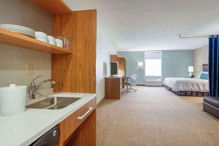 Room 11 of 25