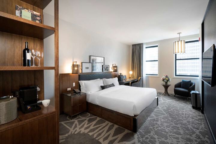 LondonHouse Chicago Curio Collection by Hilton