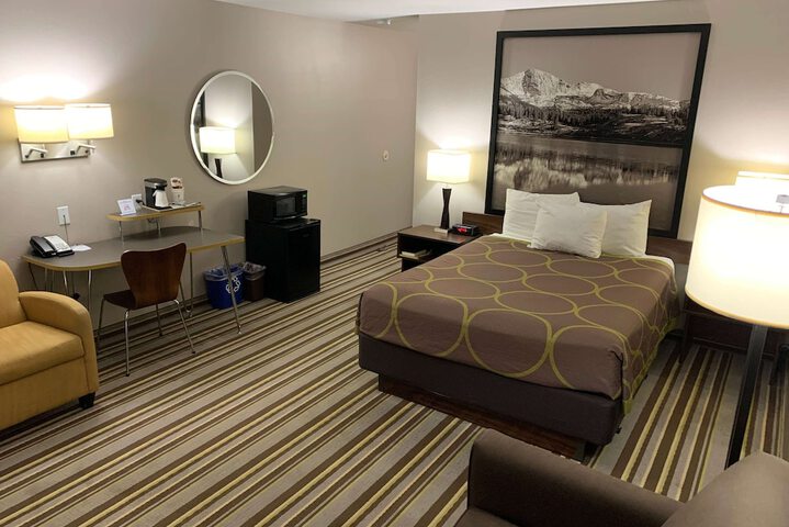 Room 11 of 30