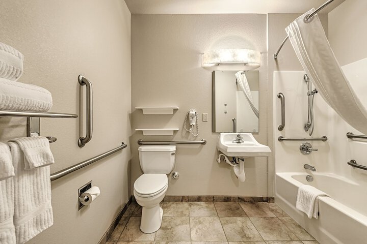 Room 16 of 25