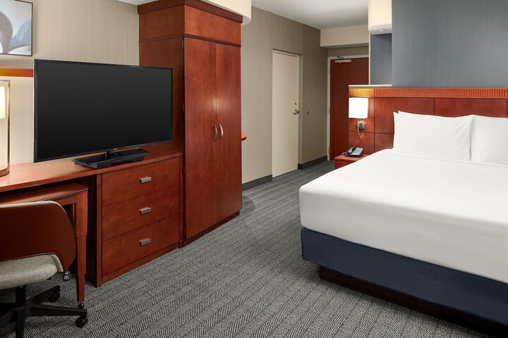 Room 15 of 32