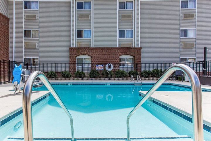 Pool 4 of 32