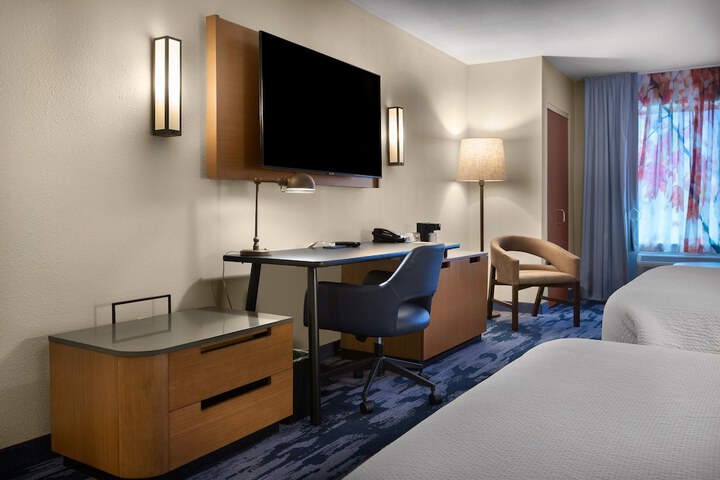 Room 14 of 36